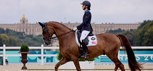 Fiona Howard (USA) und Diamond Dunes