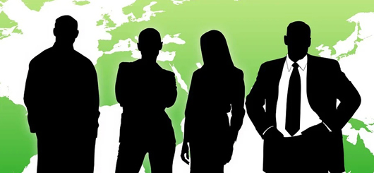 Mann und Frau im Kommunikationsstau