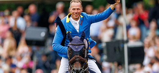 Christian Ahlmann bei seinem dritten Sieg im LONGINES Großen Preis von Hamburg im vergangenen Jahr. 